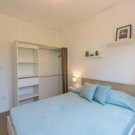La Felyvonne, Familiale Confortable Avec Sa Grande Terrasse Ombragee Et Sa Vue Degagee Vers La Villa *