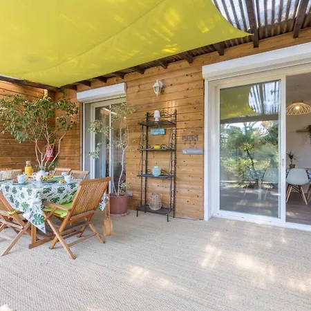 La Félyvonne, Familiale Confortable Avec Sa Grande Terrasse Ombragée Et Sa Vue Dégagée Vers La * Hyères