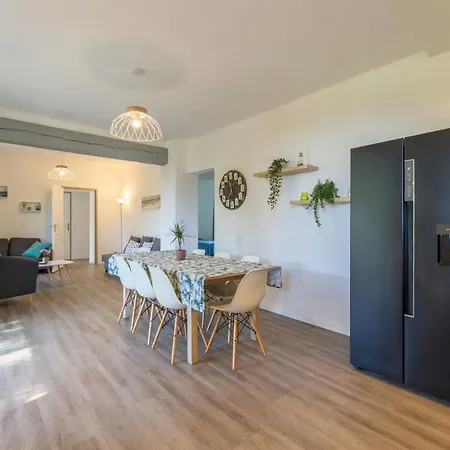 La Félyvonne, Familiale Confortable Avec Sa Grande Terrasse Ombragée Et Sa Vue Dégagée Vers La * Hyères